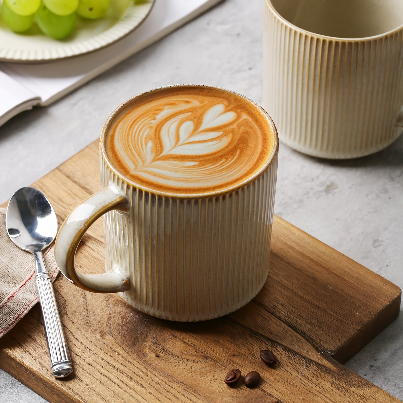 4pcs Relief Ceramic Coffee Cup, 16 Ounce Large Capacity, Beige Classical Style Coffee Cup, Exquisite And Elegant, Ceramic Coffee Cup And Teacup with Handle Suitable for Coffee, Latte, Cappuccino, Tea, Juice, Perfect for Couples And Family Gifts